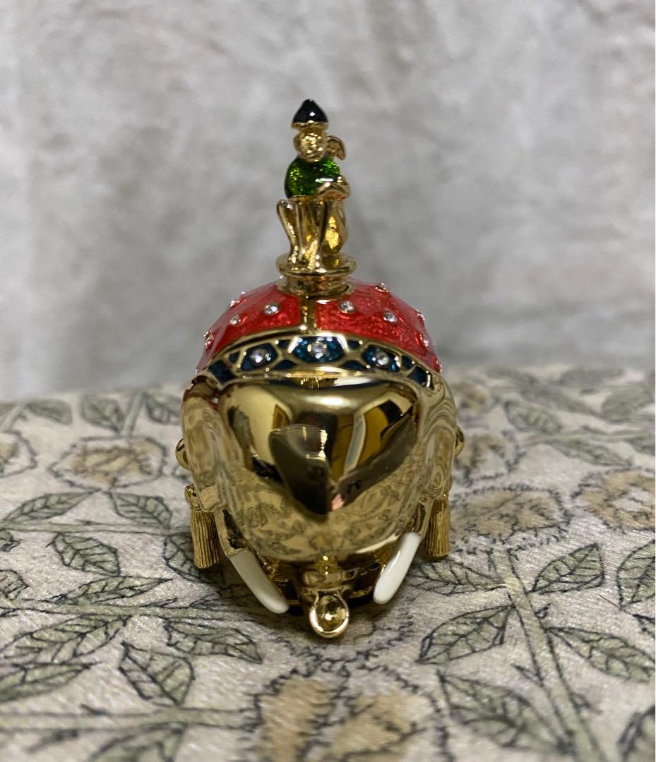 エスティローダー 〈限定版〉Perfume compact(練香水) - メルカリ