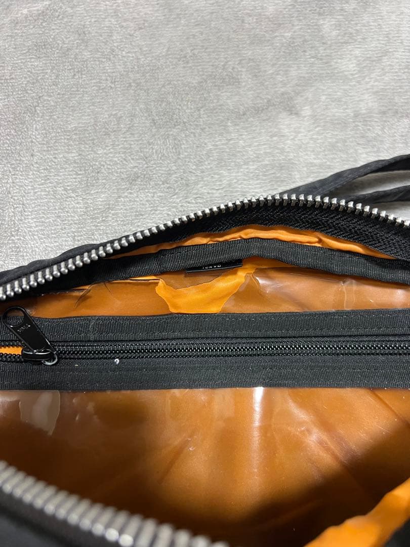 PORTER ポータータンカーショルダーバッグ ハーフムーン 舟形 吉田