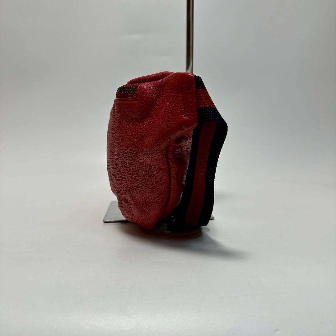 p97【美品】グッチ レザー ロゴプリント シェリーライン ウエスト