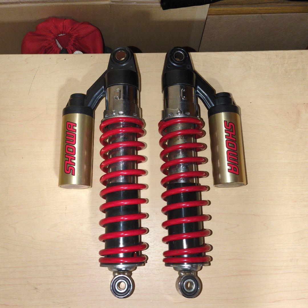 2007 カワサキ バリオス2 純正 SHOWA リアショック リアサス 送込 Yahoo!オークション - カワサキ バリオス2 純正リアサス 中古品 SHOWA