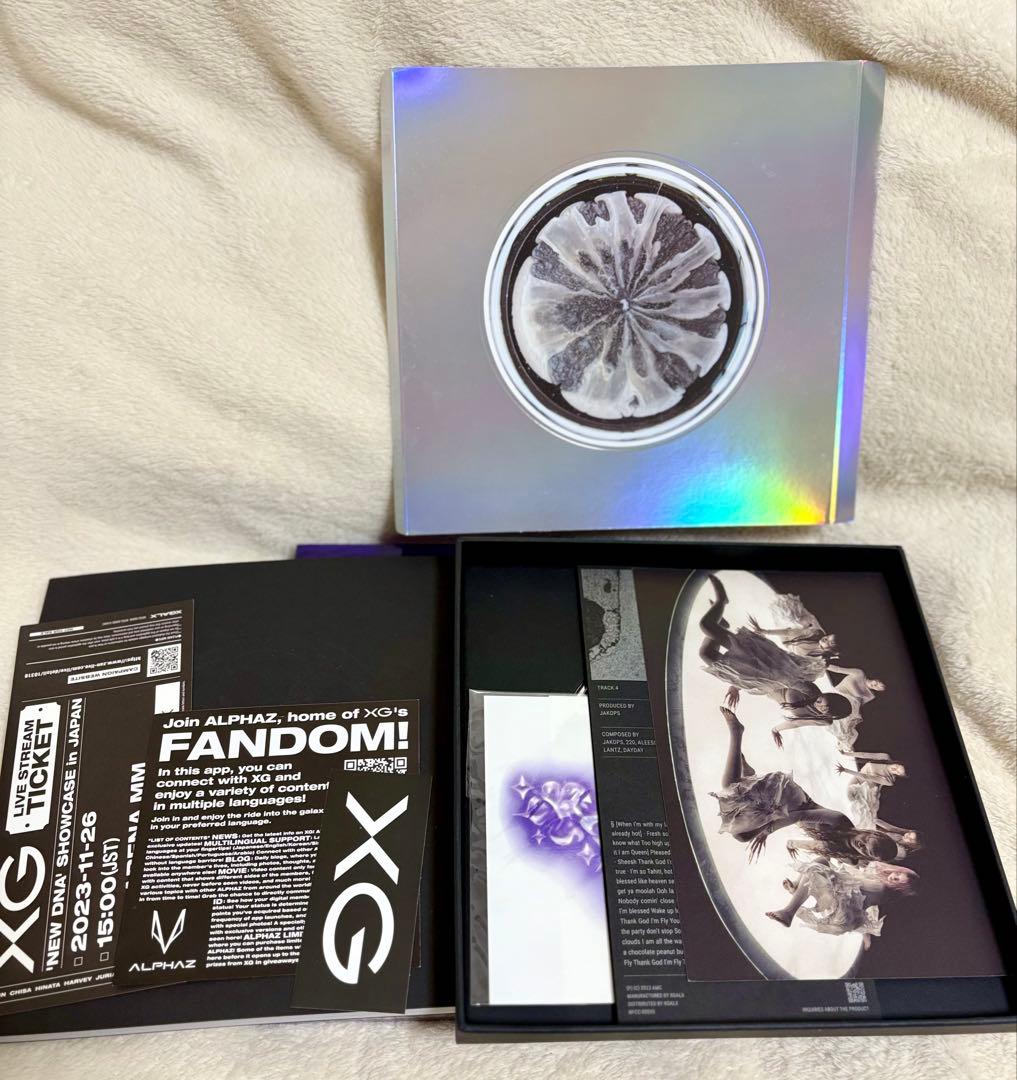 XG ALPHAZ トレカ12枚/ペンライト、アルバムセット - メルカリ