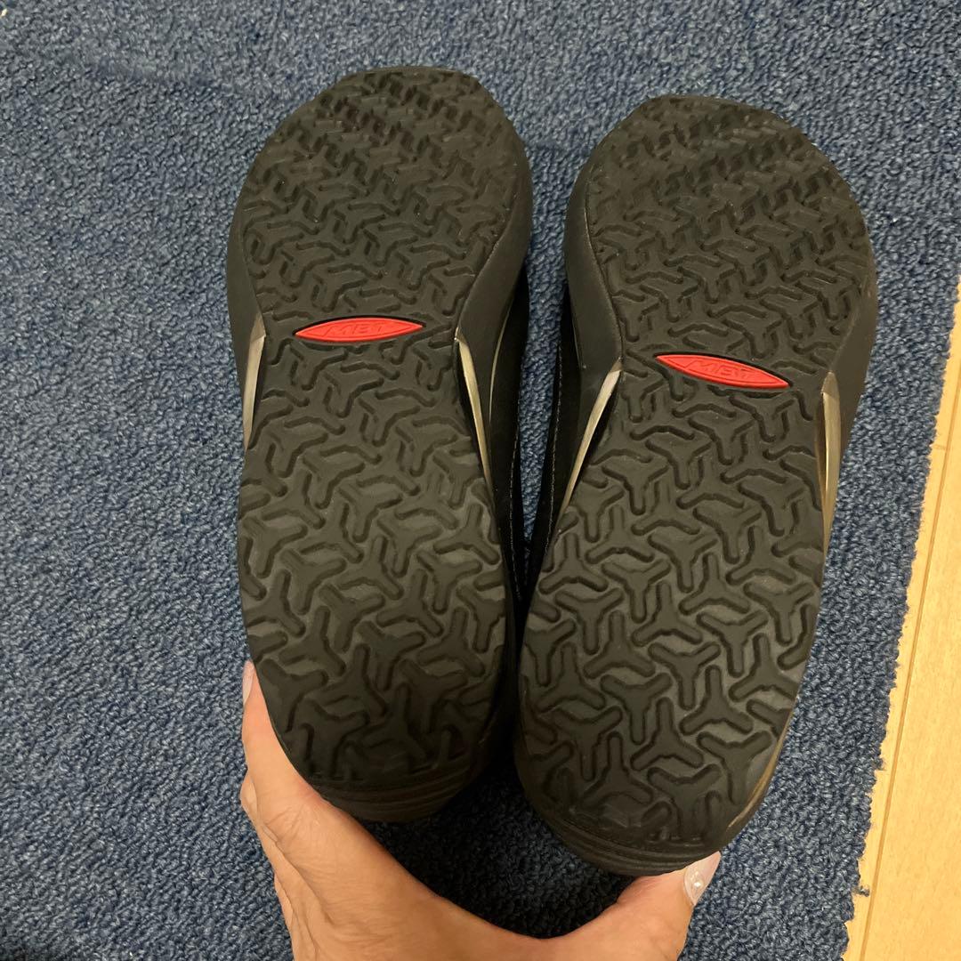 MBT新品ブラック 23.7cm