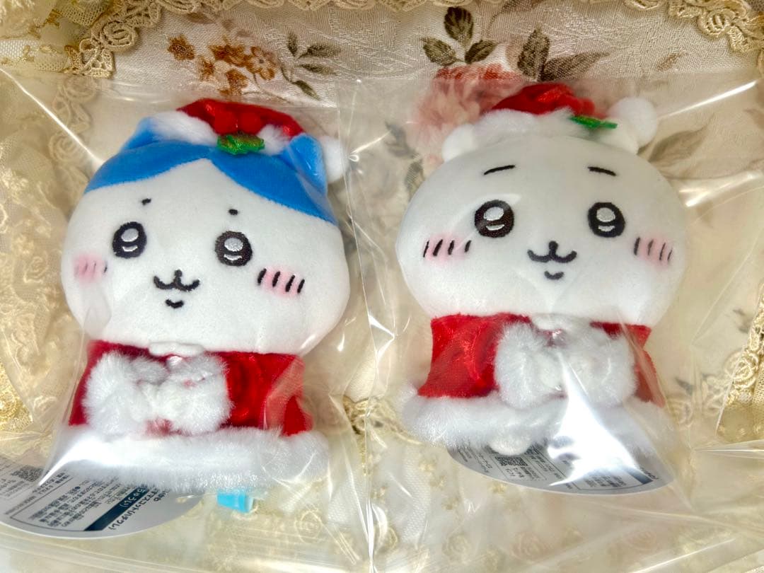 ちいかわ サンタさんだ！持ちますマスコット クリスマス ちいかわ