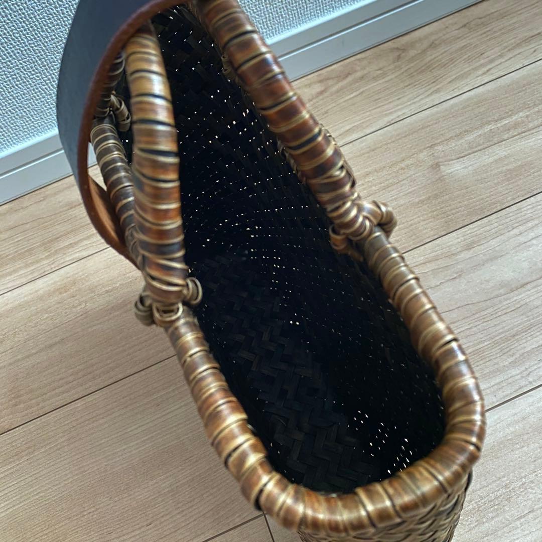 イタヤ細工 手提げ籠 貴重な染付仕上げ - メルカリ