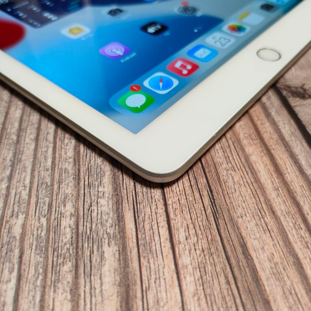 iPad 第6世代 32GB シルバー SIMフリー 美品 - メルカリ