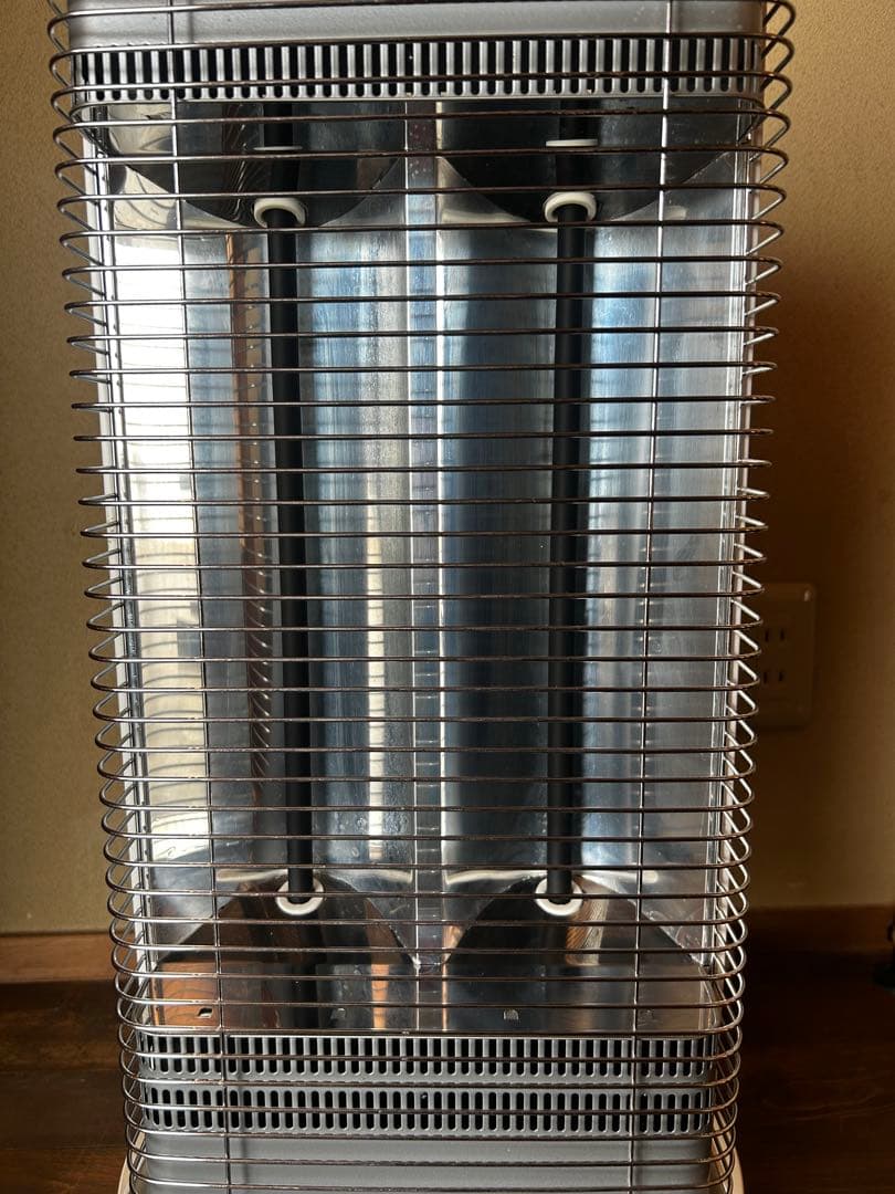 DAIKIN ダイキン ERFT11XS-W 遠赤外線ヒーター 20年製 - メルカリ