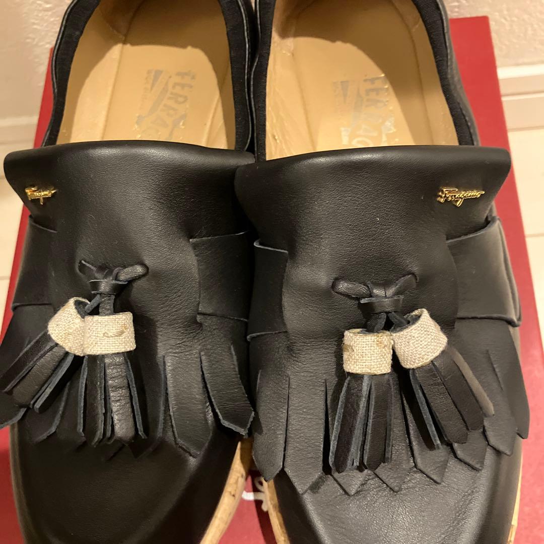 フェラガモ タッセルレザースリッポンローファー 靴袋付き MADOR 6