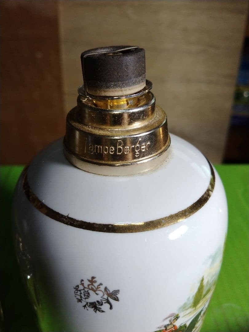 フランス製 ランプベルジェ 芳香器とオイル 紅苺2L と防ダニ液2L