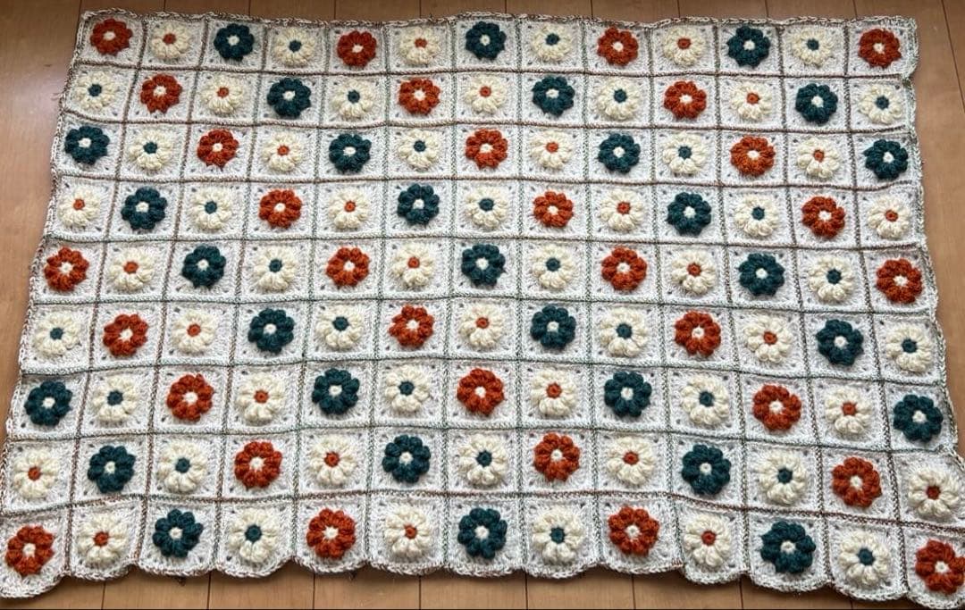 ハンドメイド グラニースクエア 花モチーフ マルチカバー 約60cm×約