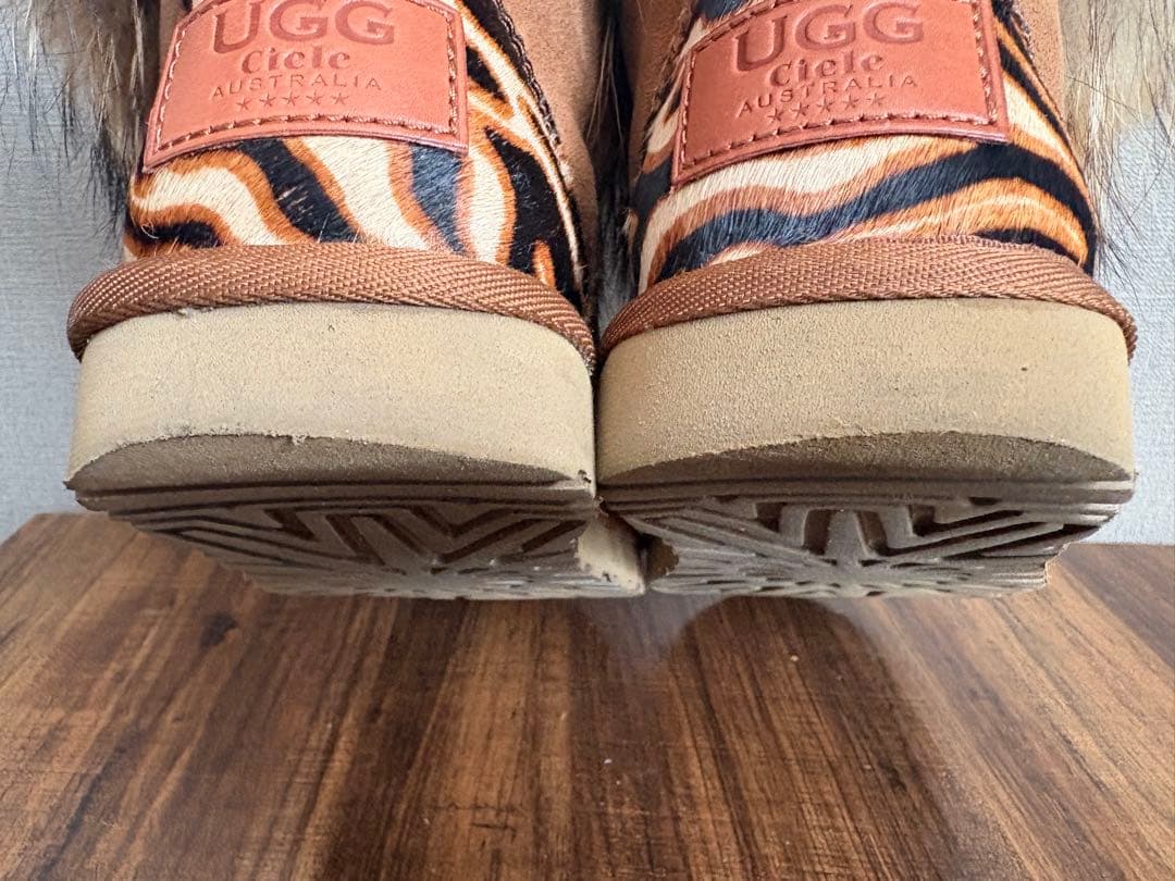 UGG Ciele AUSTRALIA アグハラコファームートン24cm - メルカリ