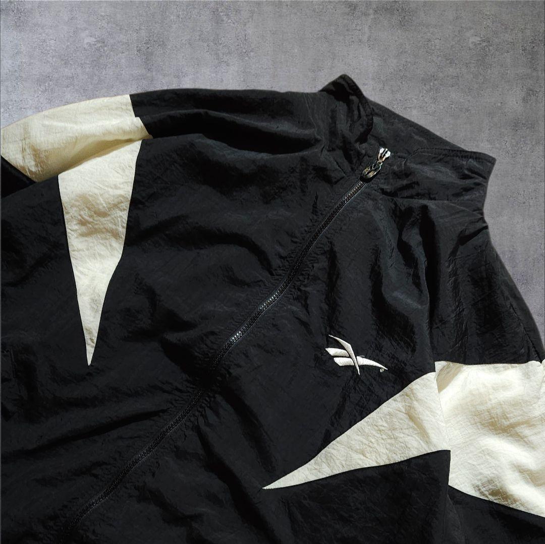90s Reebok リーボック ナイロンジャケット 刺繍ロゴ 短丈 太アーム