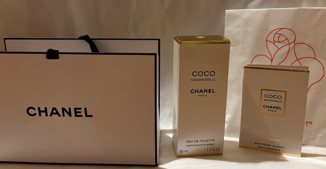 【新品同様】シャネル ココ マドモアゼル 50ml 正規品 おまけ付 Amazon | シャネル ココ マドモアゼル ロー プリヴェ 50ml（並行輸入品