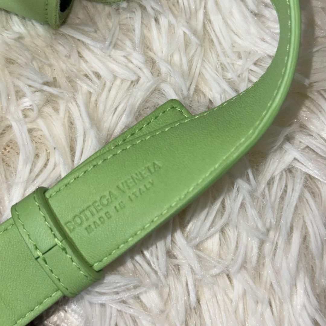 新品未使用✨ボッテガヴェネタ カセットミニベルト イントレチャート