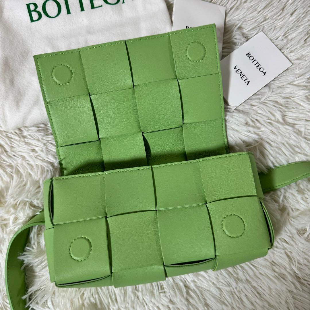 新品未使用✨ボッテガヴェネタ カセットミニベルト イントレチャート