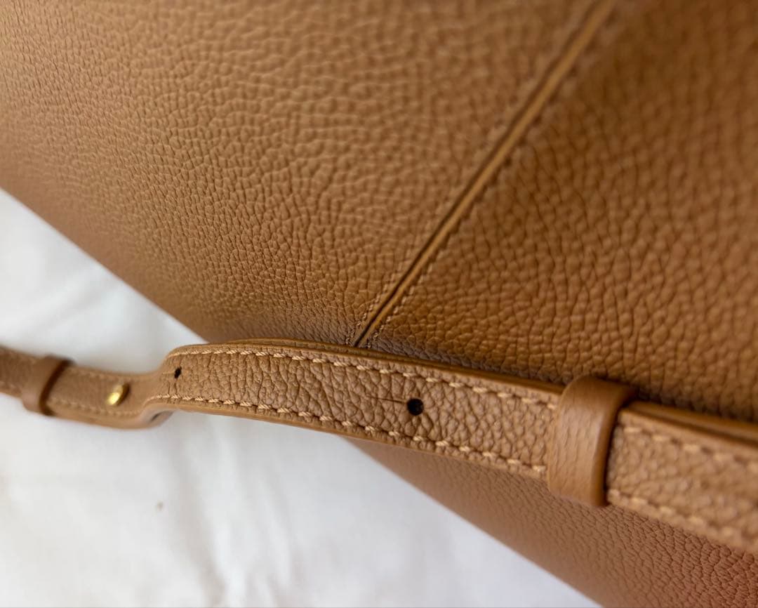 ポレーヌ Pole'ne Numero9 キャメルブラウン レザー ハンドバッグ