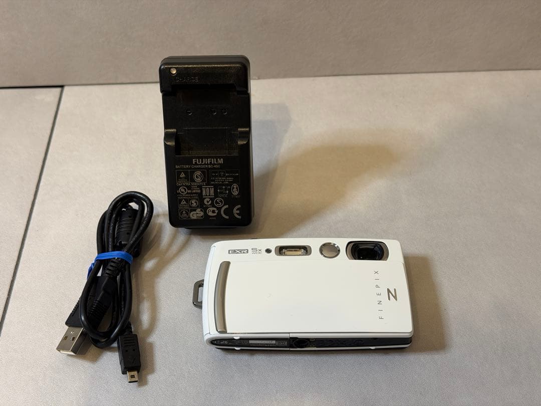 FUJIFILM FinePix Z1000EXR ホワイト - メルカリ