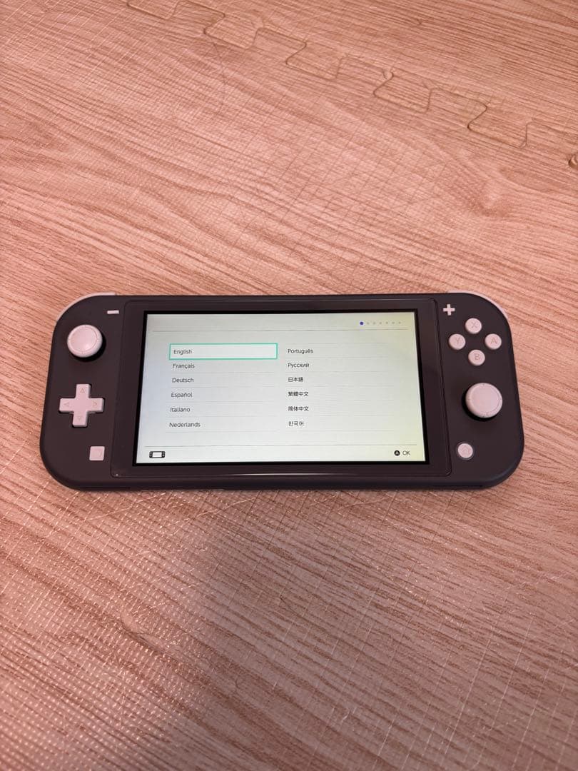 任天堂Switch lite スイッチライト　本体 任天堂（Nintendo） Switch Lite スイッチライト 本体 完品 選べる