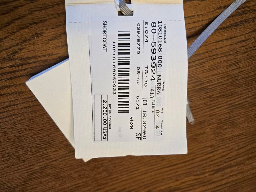 美品 お値下げしました！白タグ 手縫いラベル付きMaxMara ショート