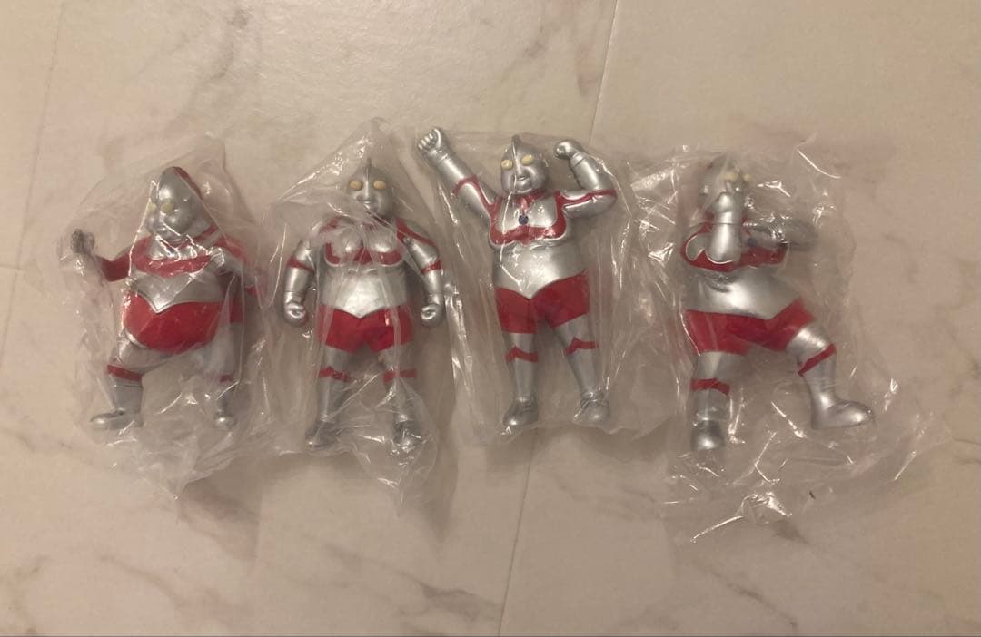 帰ってくるな デブトラマン 4体コンプリートセット - メルカリ