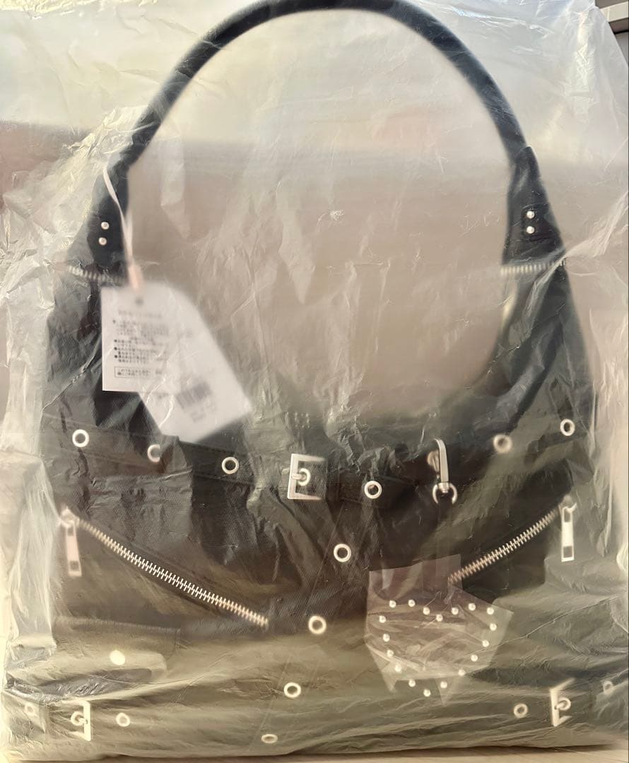 スタッズレザーベルトデザインマキシバッグ 黒 Darich - Darich