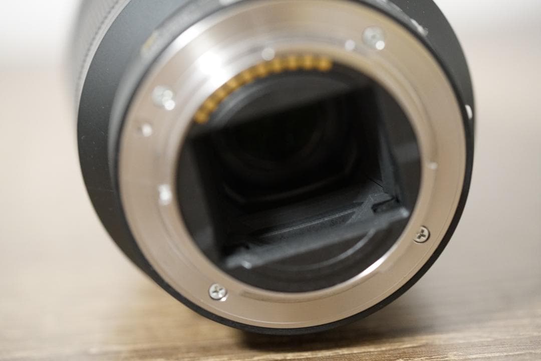 SONY E 28-70mm F3.5-6.3 OSS ズームレンズ