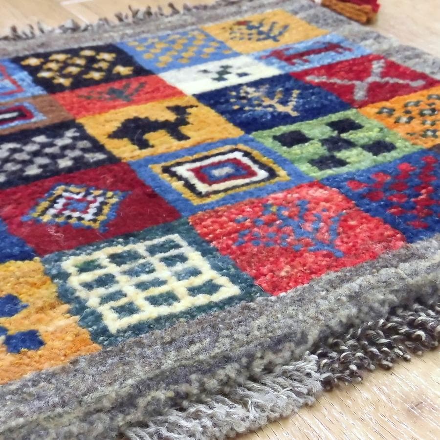 【新品】ウール100％ペルシャギャッベ 約39.5×41.5cm PG25010