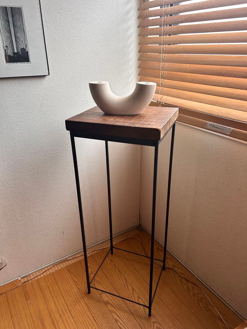 枯白koku ディスプレイスタンド 枯白 オンライン | 棚 | In Stock Furnitures | 枯白 KOKU