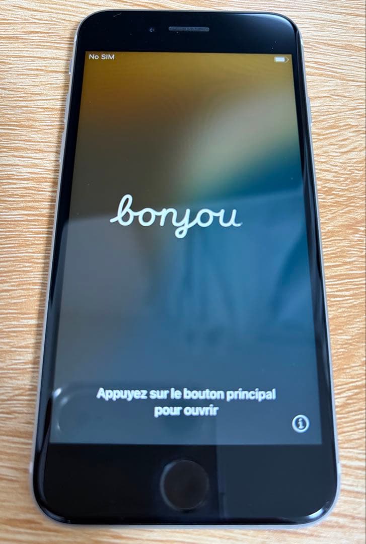 iPhone SE2（第2世代）64GB Amazon認定中古品 Amazon | 【整備済み品】 Apple iPhone SE（第2世代） 64GB ホワイト