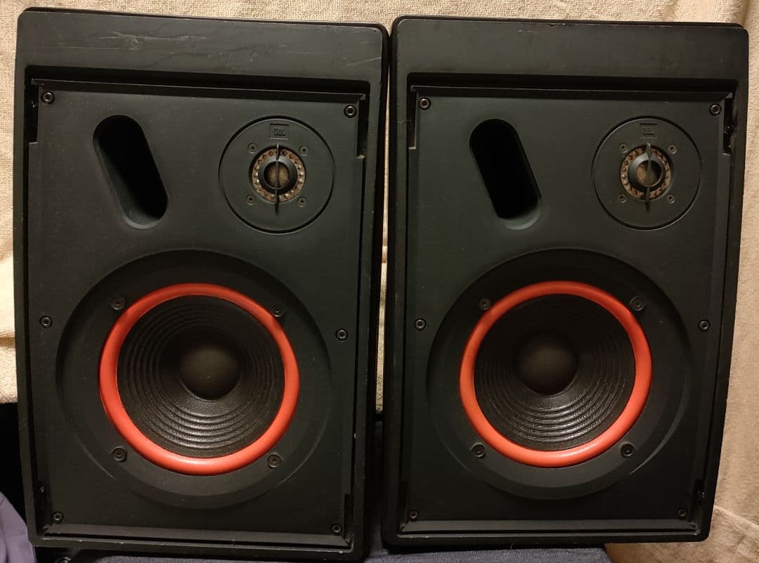 JBL Control 5 オレンジ色！新品エッジ（Ｒ７/５月交換）の激レア物！ JBL コントロール5 スピーカーエッジの貼り替え