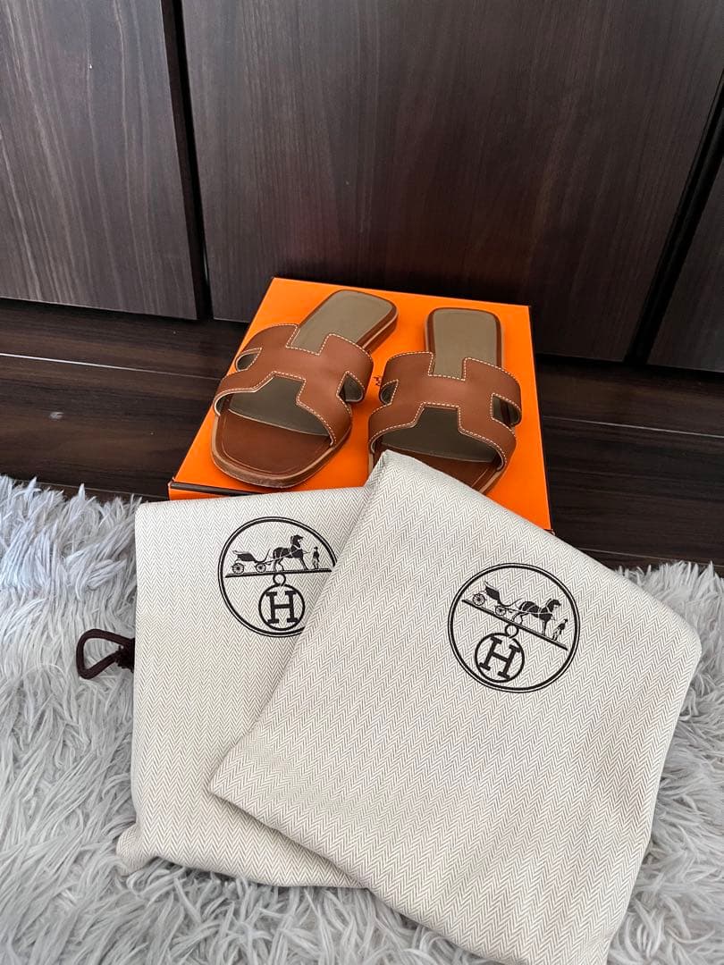 HERMES オランサンダル サンダル 《オラン》 - ブラック | Hermès - エルメス-公式サイト