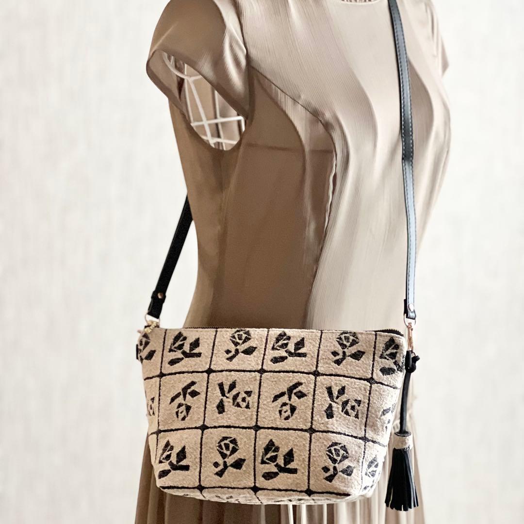 ミナペルホネン Lulu beigeショルダーバッグMB508-241