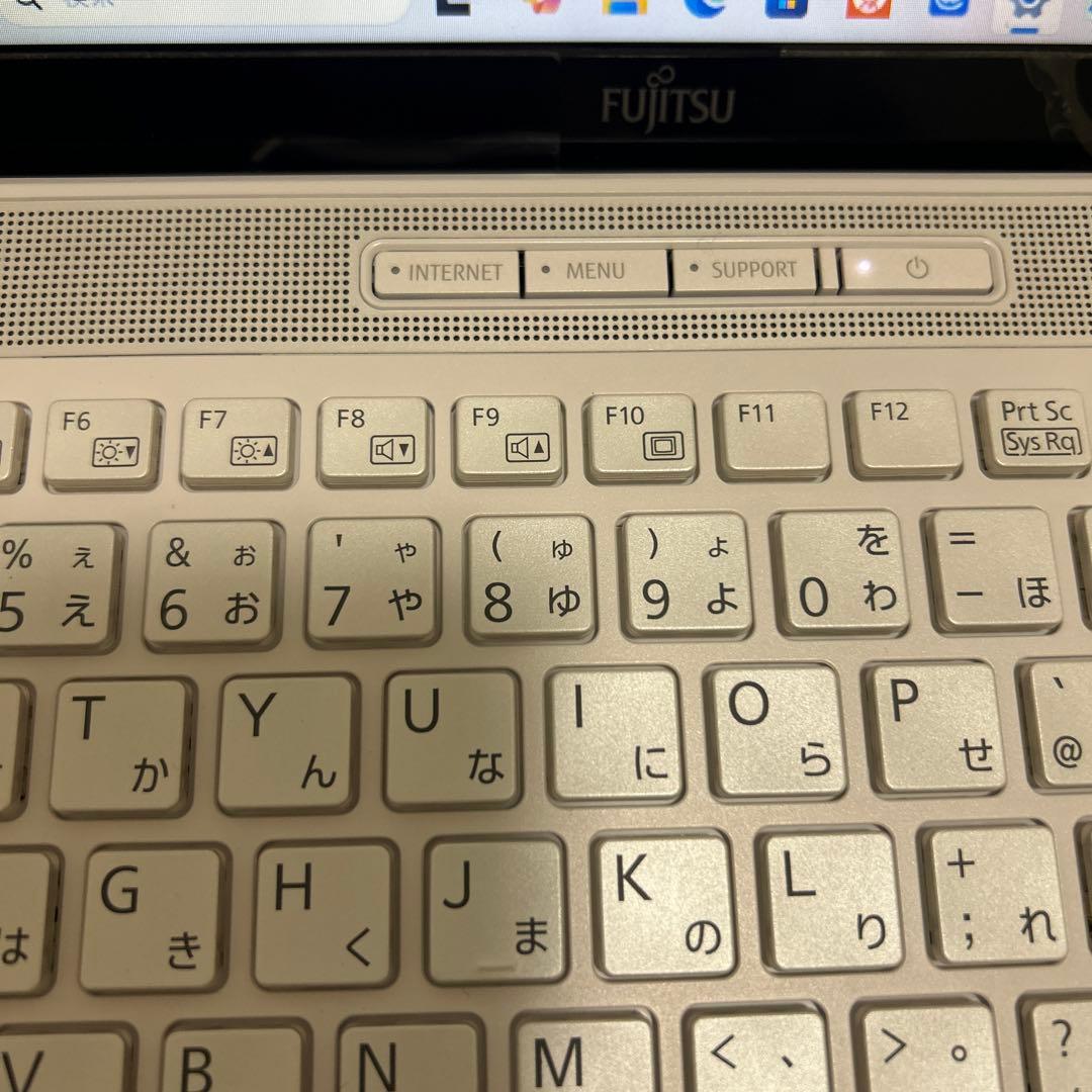 Fujitsu LAPTOP-EK9DSF5A ノートPC