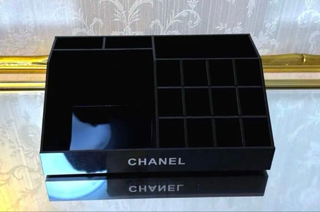 シャネル CHANEL ノベルティ アクリル　リップ立て　リップスタンド　非売品 シャネル ノベルティ コスメスタンド アクリルケース 32マス 収納