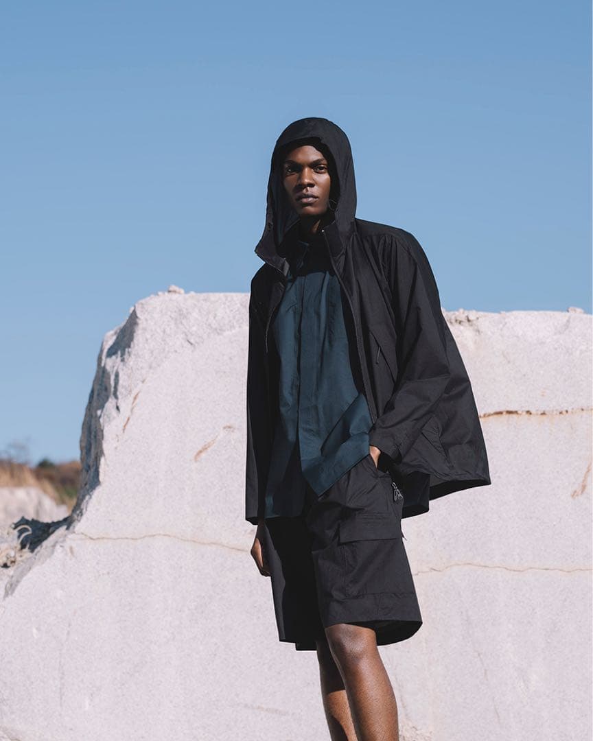 デサント　オルテライン　スイフトライト フーディー　サイズO 軽量、ポケッタブル デサント オルテライン DESCENTE ALLTERRAIN 【81】ライト