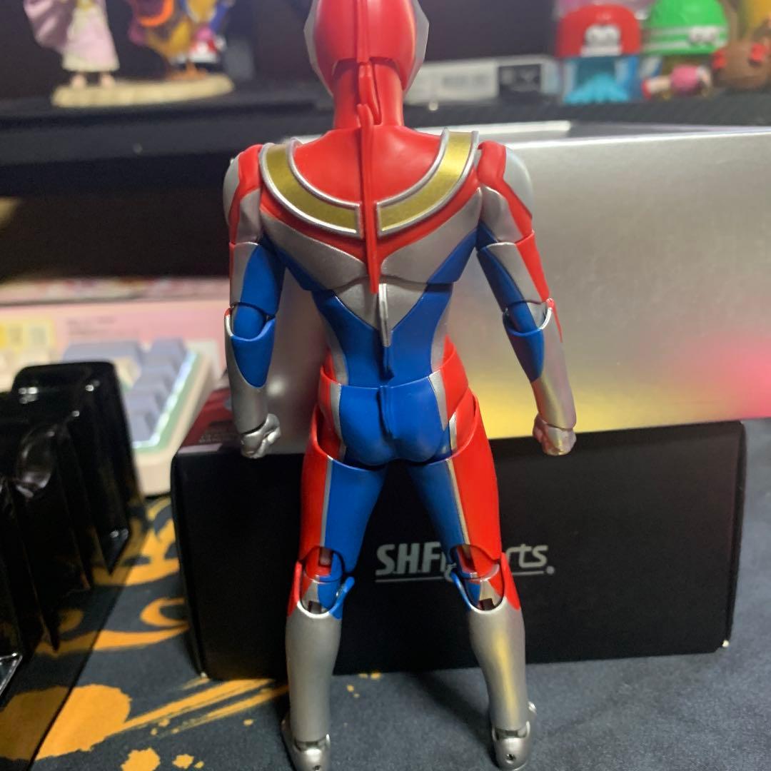 S.H.Figuarts（真骨彫製法）　ウルトラマンガイア（V2 ダイナ　セット