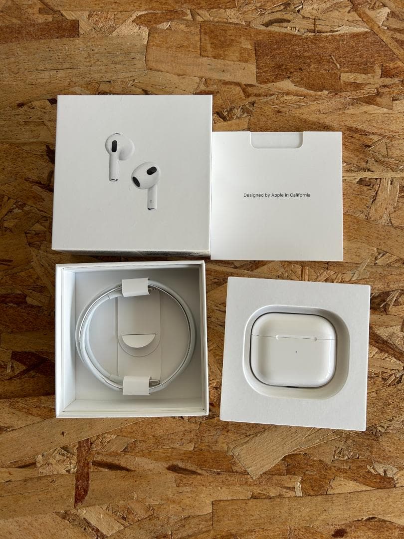 AirPods3 第3世代 MME73J/A エアポッズ 本体（ケース付き） Amazon.co.jp: Apple AirPods(第3世代) : 家電＆カメラ