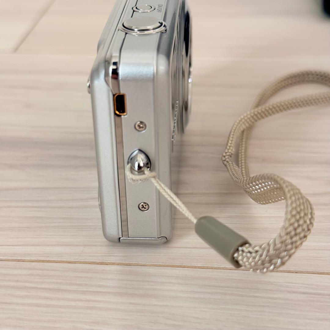 美品 付属品多 FUJIFILM Finepix J30 フジフィルム