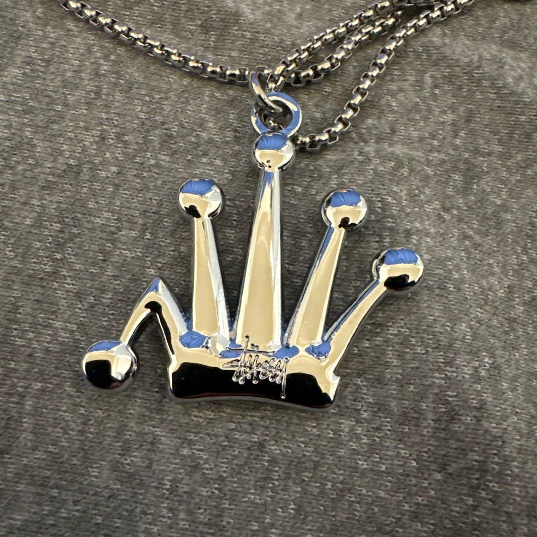 STUSSY クラウンペンダント ネックレス シルバー - メルカリ