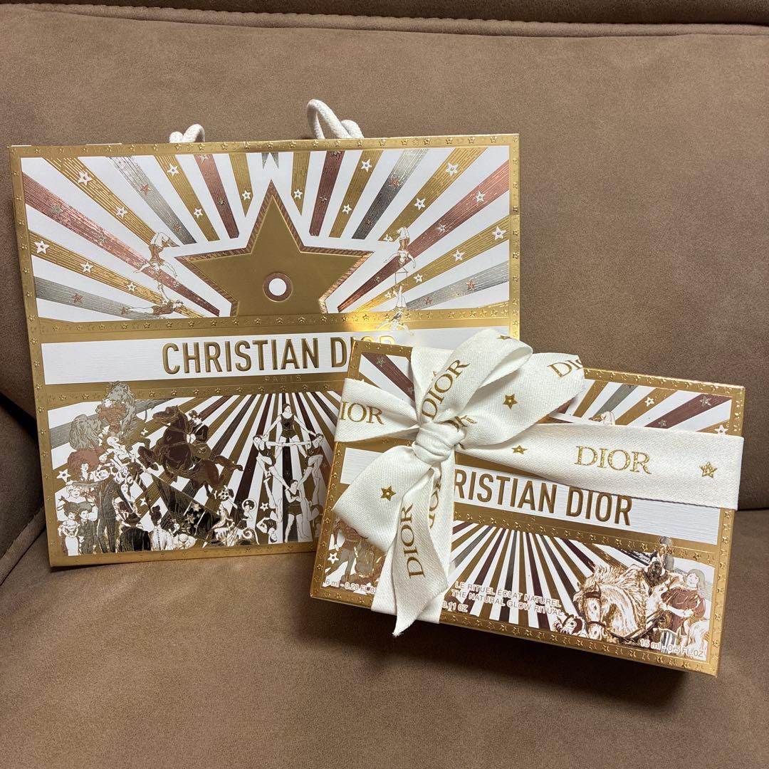【箱&ショッパー付き】DIOR クリスマスコフレ　ホリデーオファー　ギフトセット Amazon.co.jp: 【国内正規品】DIOR ディオール ホリデーオファー