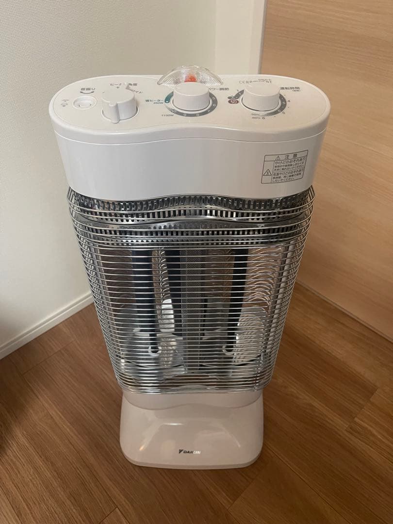 ダイキン 遠赤外線暖房機　セラムヒート ERFT11MS ダイキン（DAIKIN） 遠赤外線暖房機 セラムヒート 電気ヒーター