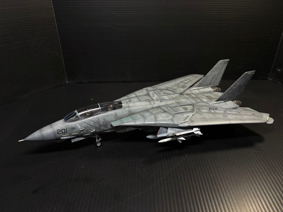 F14A トムキャット　ロービジ仕様　1/72 プラモデル完成作品 F14A トムキャット ロービジ仕様 1/72 プラモデル完成作品 Amazon.co