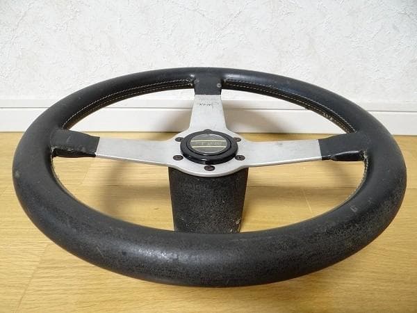 希少 ビンテージ イタリア製 MOMO ジャッキーイクス ステアリング 旧車
