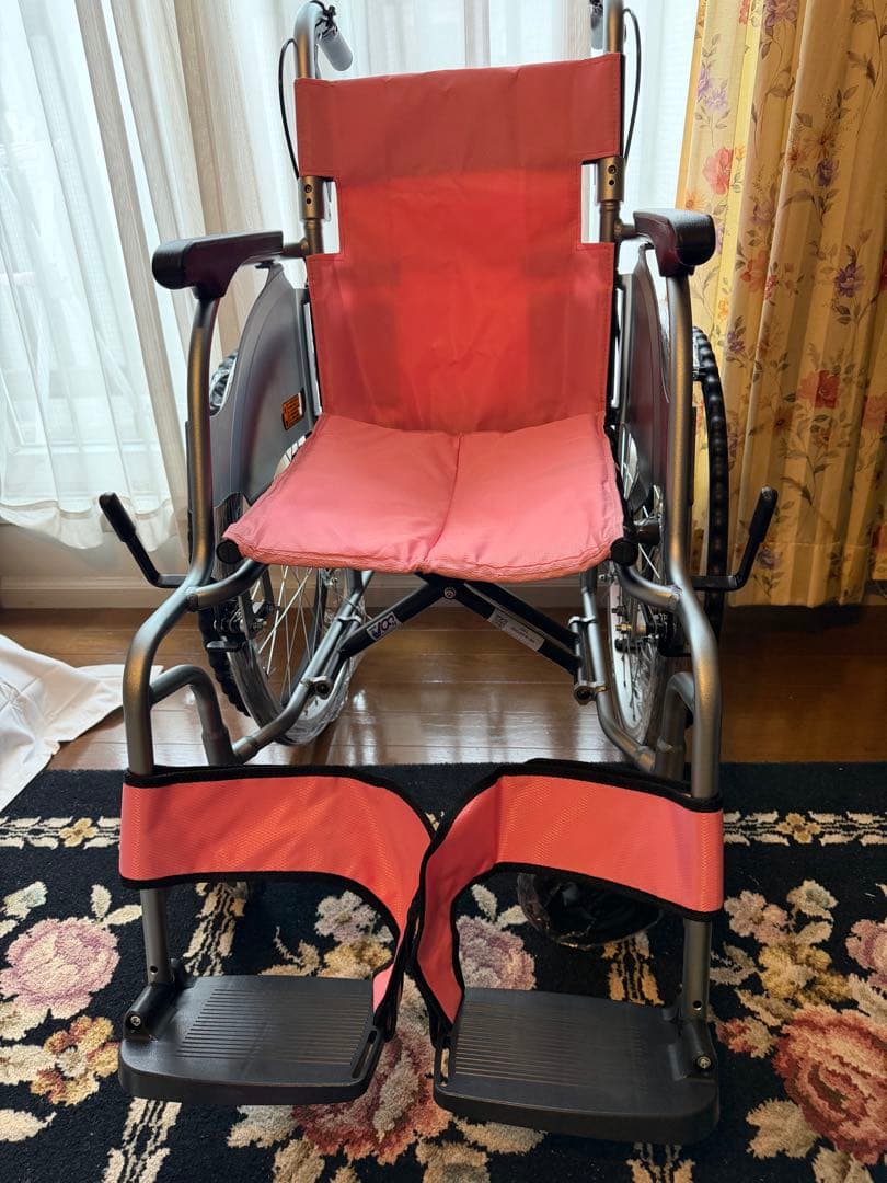 美品　自走式　車椅子 超軽量　ピンク 折りたたみ機能付き　引き取り限定 ミキ ○在庫限り特別価格○MiKi CRT-2 PU 介助式 車椅子 軽量