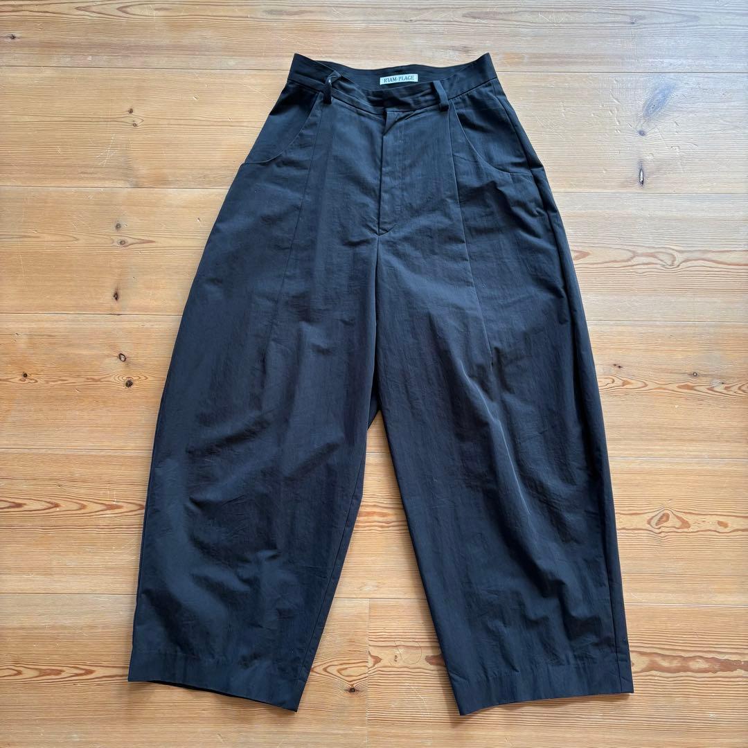 R'IAM バルーンチノパンツ ブラック - メルカリ