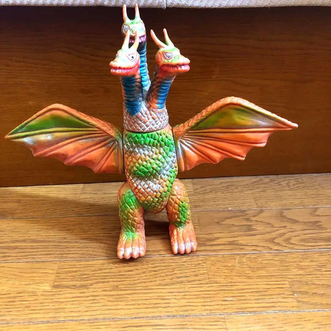 King Ghidorah キングギドラ フィギュア Bandai S.H.MonsterArts KING GHIDORAH [1972] Godzilla vs. Gigan