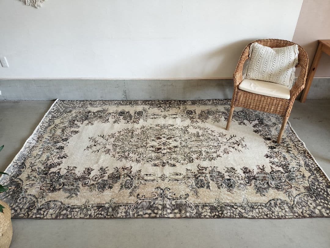 大判/グレー×ベージュのヴィンテージトルコラグ 石田ゆり子さん No.498