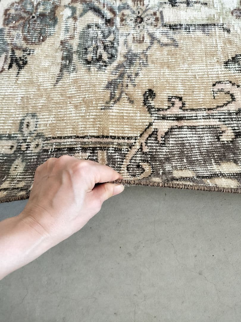 大判/グレー×ベージュのヴィンテージトルコラグ 石田ゆり子さん No.498