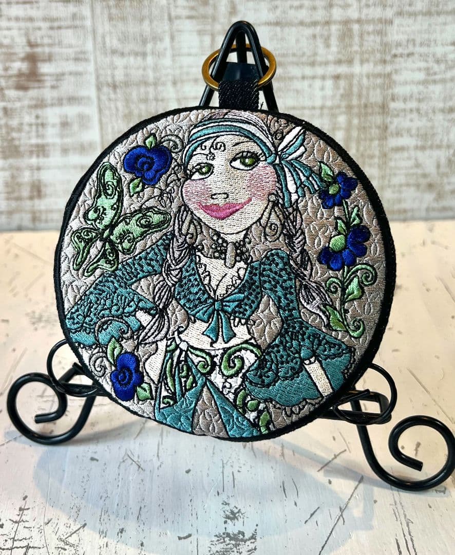 ロラライハリス♡ブラックハートデニム♡総刺繍の丸型コインケース