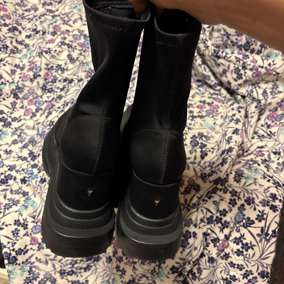 Yello TOKYO BLACK DOUBLE SNEAKER星あや - メルカリ