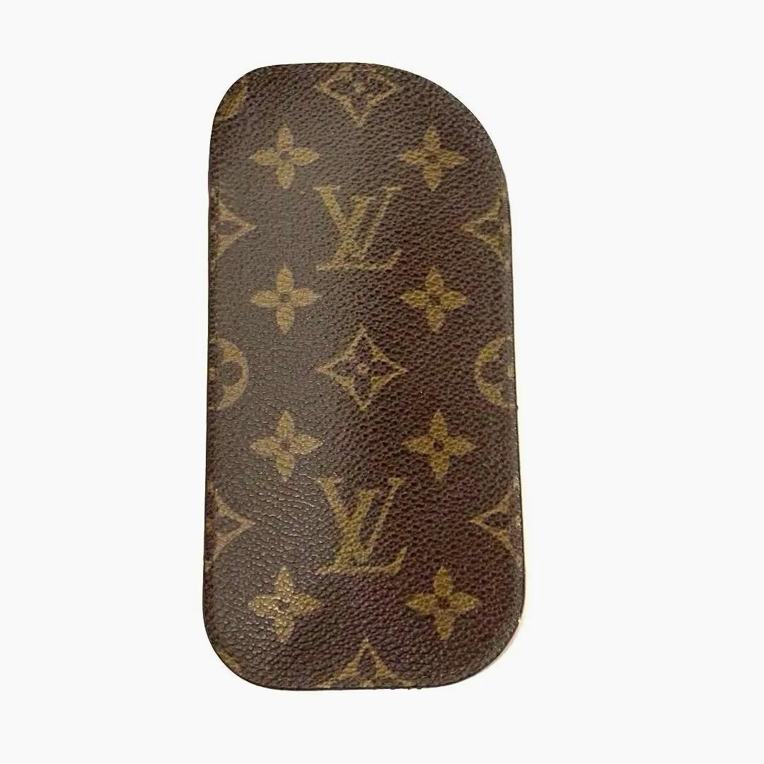 【LOUIS VUITTON】 ルイ・ヴィトン　メガネケース　モノグラム ルイ・ヴィトンのメガネケースがおしゃれ！手書き風のモノグラム
